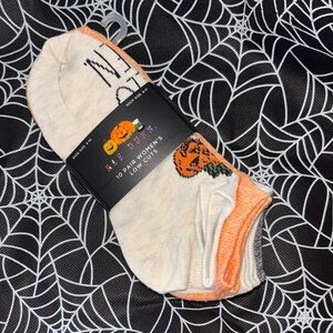 Rae Dunn Halloween 10 pair Low Cut Socks - (shoe size 4-10)